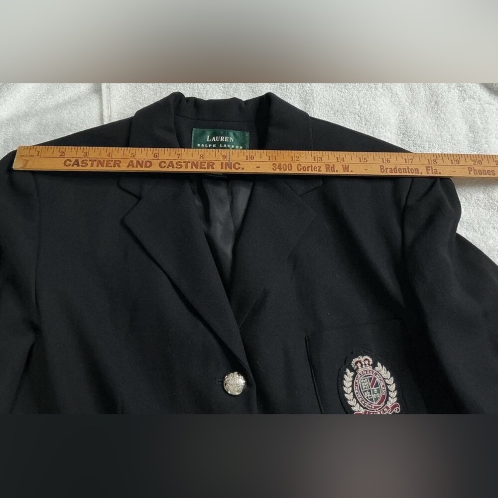 Vintage 90’s Ralph Lauren Elegant Black Blazer 100% Wool with Embroidered Crest - Picture 11 of 12